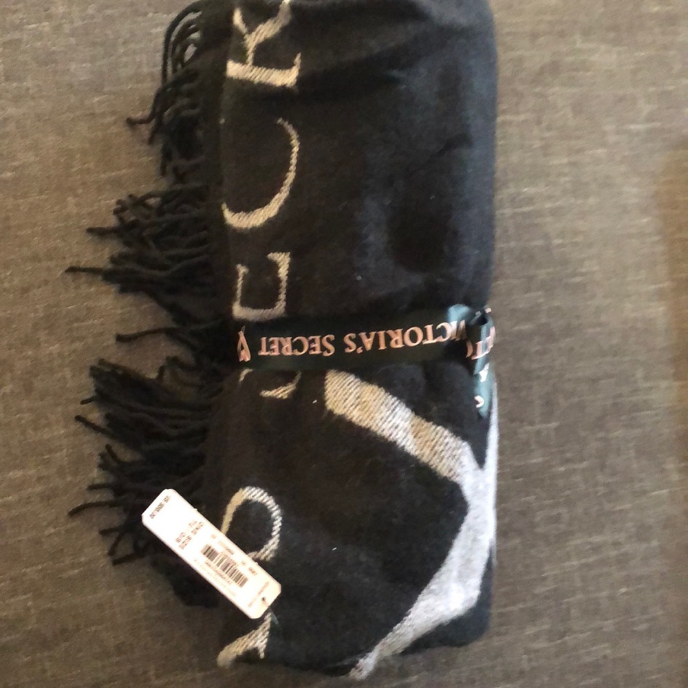 Victoria Secret Blanket - Picture 2 of 3